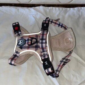 EUC Poy Pet Dog Harness burberry style Sz small